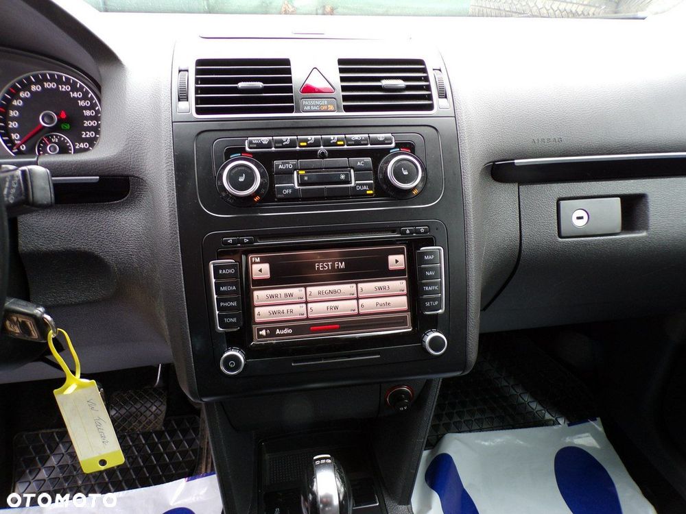 Volkswagen Touran - 18