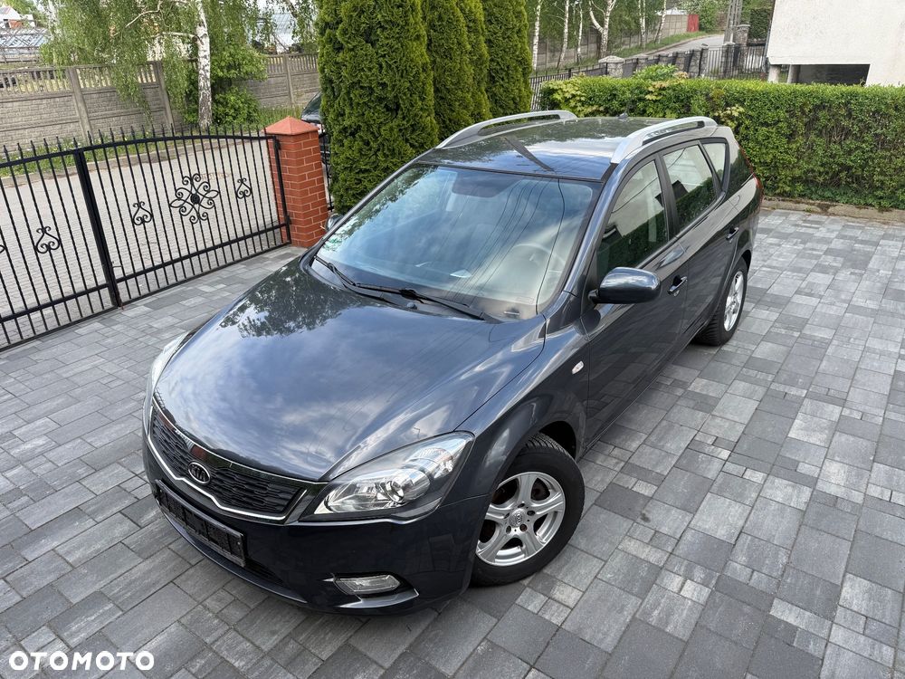 Kia Ceed 1.4 CVVT Dream-Team Edition - 12