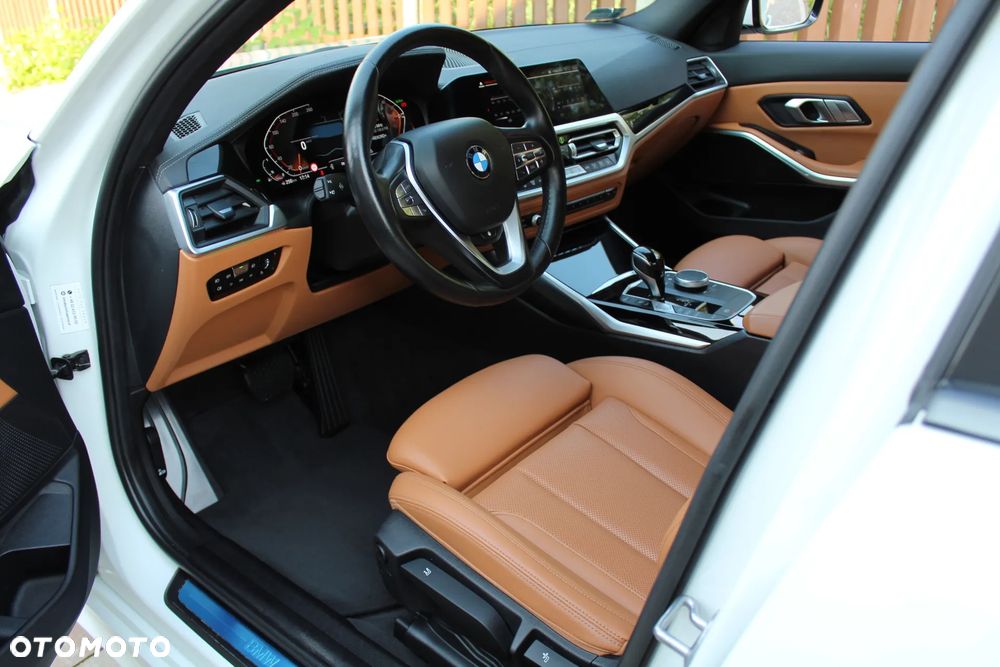 BMW Seria 3 320i xDrive Sport Line - 19