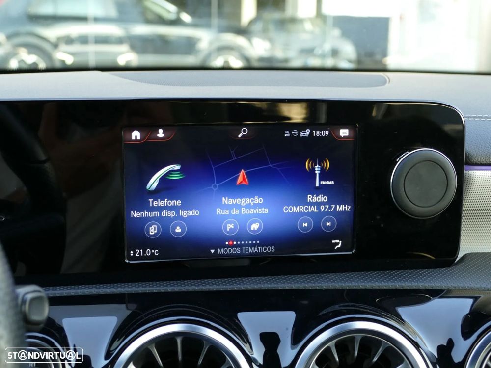 Mercedes-Benz A 250 Limousine e AMG Line - 18