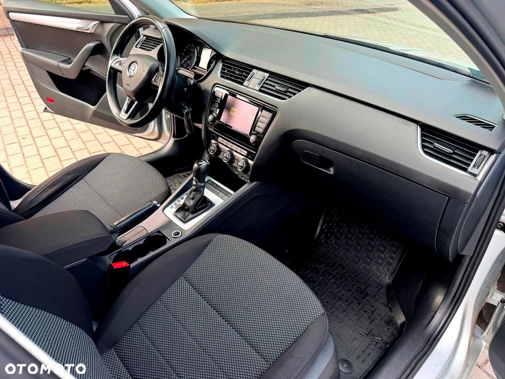 Skoda Octavia 1.6 TDI Style DSG - 14