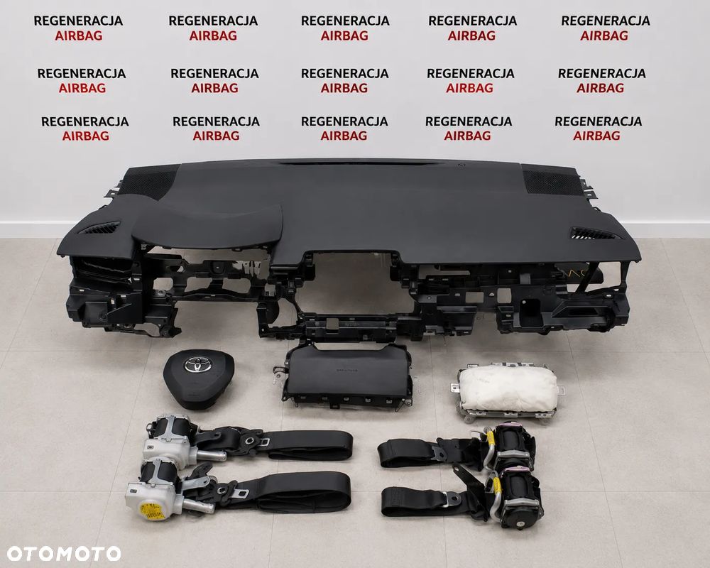 TOYOTA COROLLA E21 Deska Konsola Airbag Pasy Zestaw