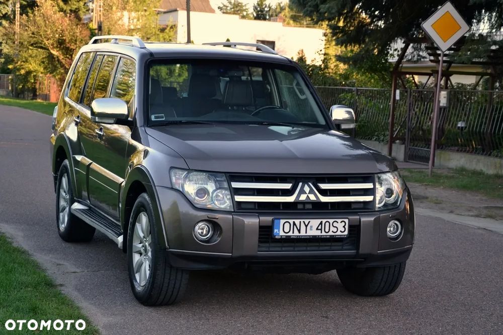 Mitsubishi Pajero 3.2 DID Elegance - 10