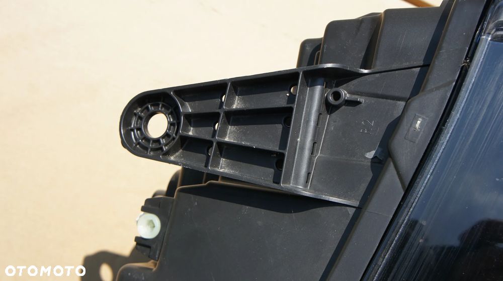 PRZEDNIA PRAWA LAMPA RENAULT MEGANE E-TECH FULL LED - 4