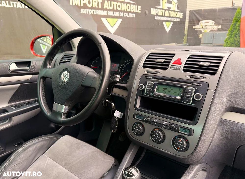 Volkswagen Golf 2.0 TDI DPF 4Motion Highline - 8