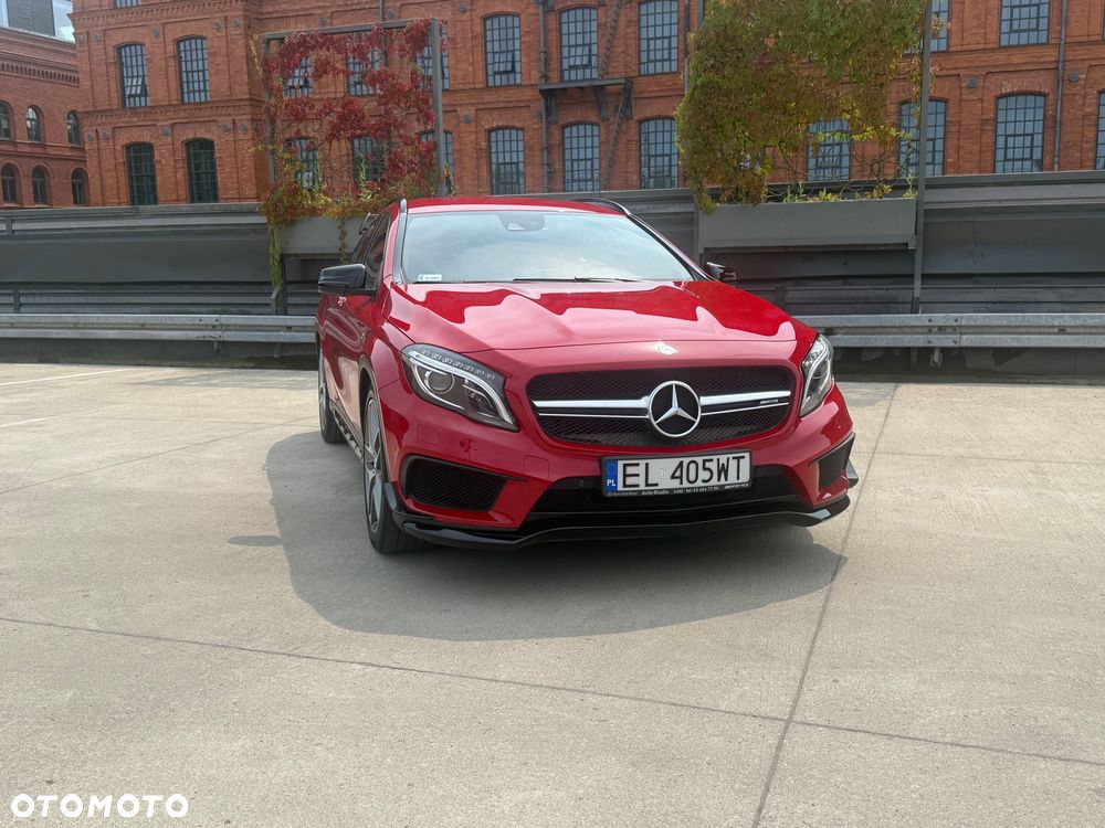Mercedes-Benz GLA - 25