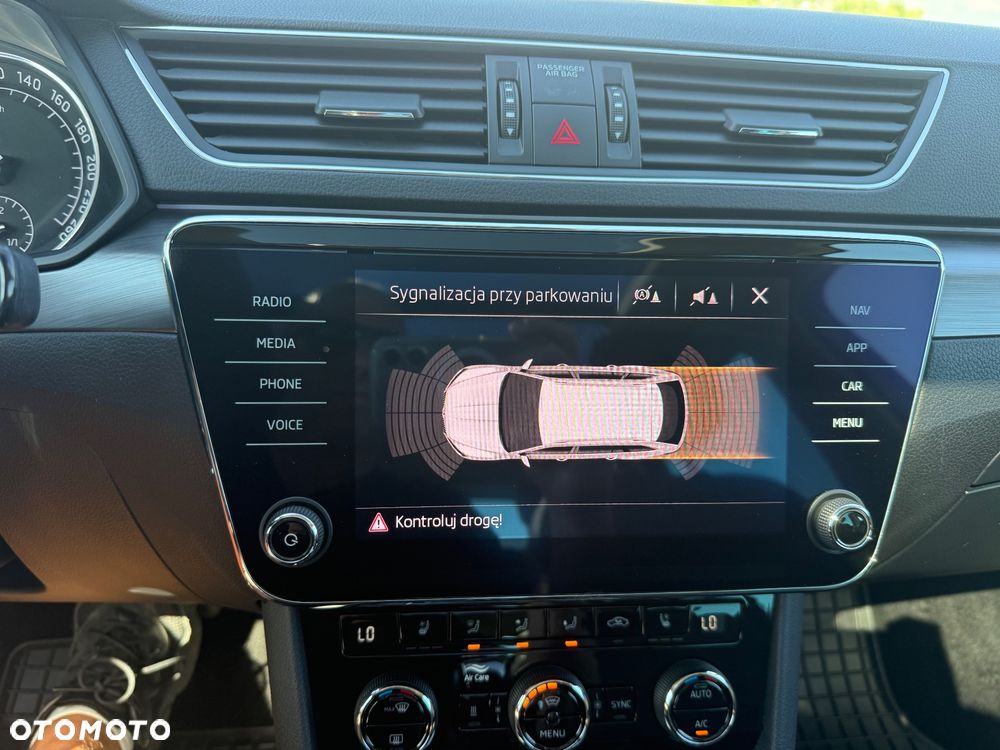 Skoda Superb 2.0 TDI DSG Style - 31