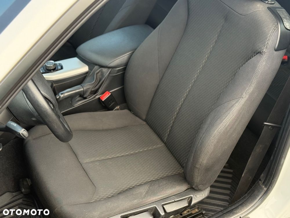BMW Seria 1 116d - 26