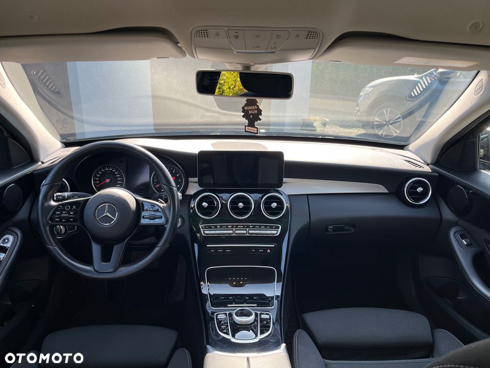 Mercedes-Benz C-Class 2019 photo 3