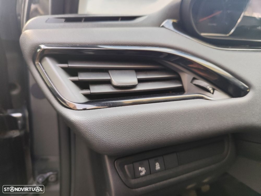 Peugeot 208 1.2 PureTech Active - 18
