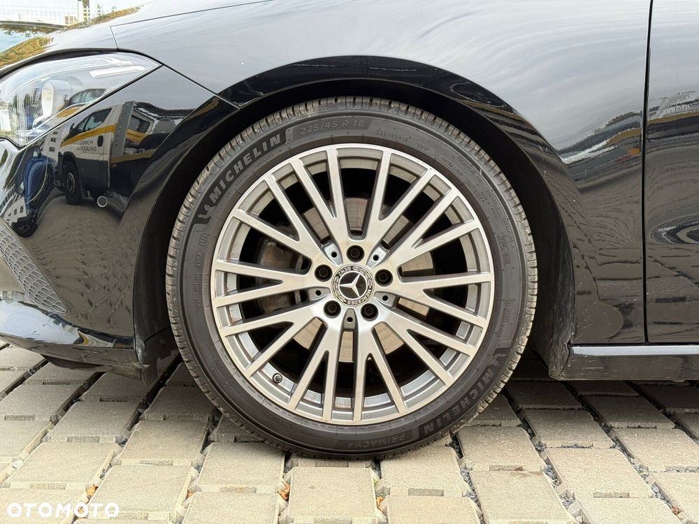 Mercedes-Benz CLA 200 7G-DCT - 11
