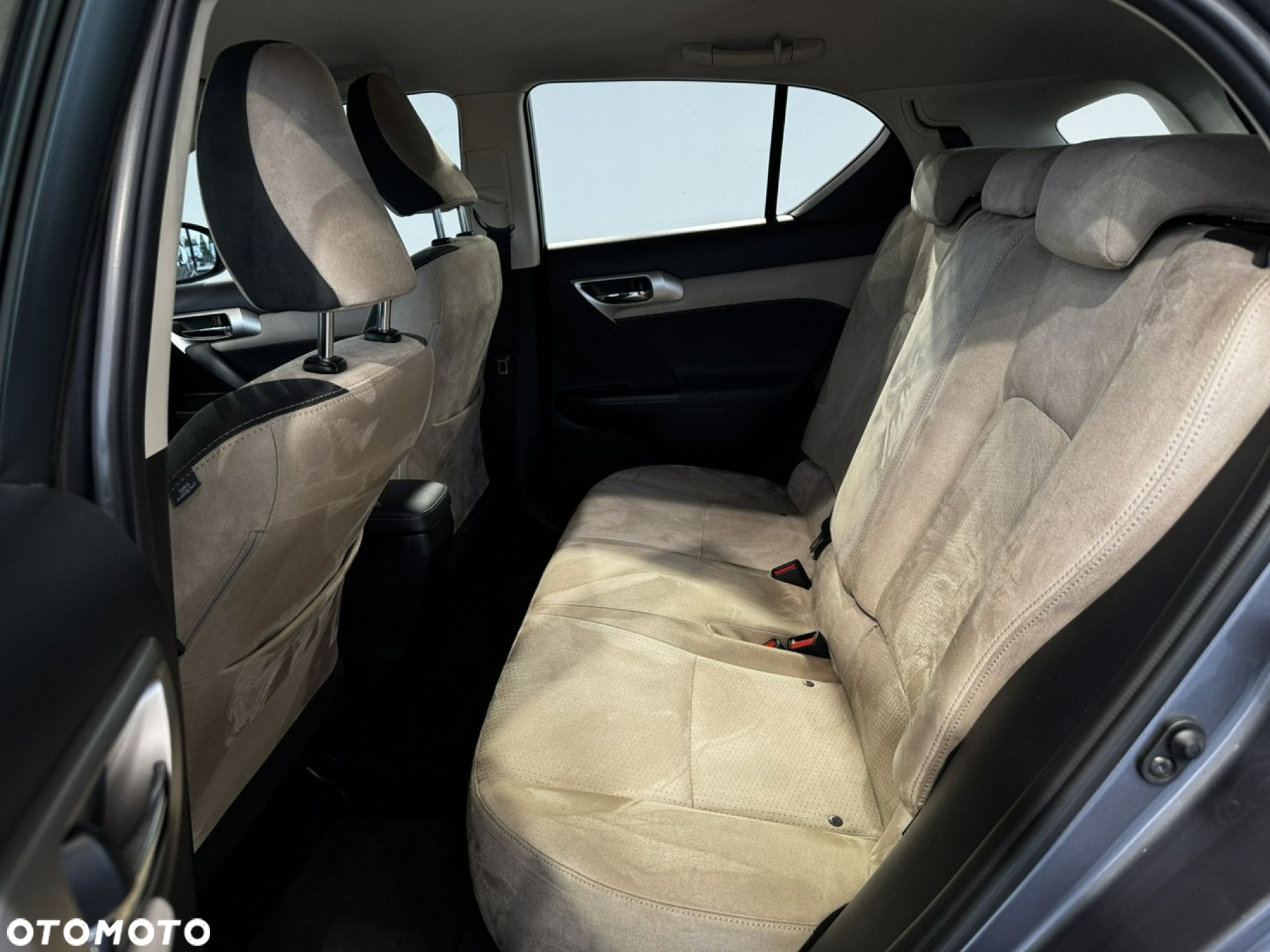 Lexus CT - 15