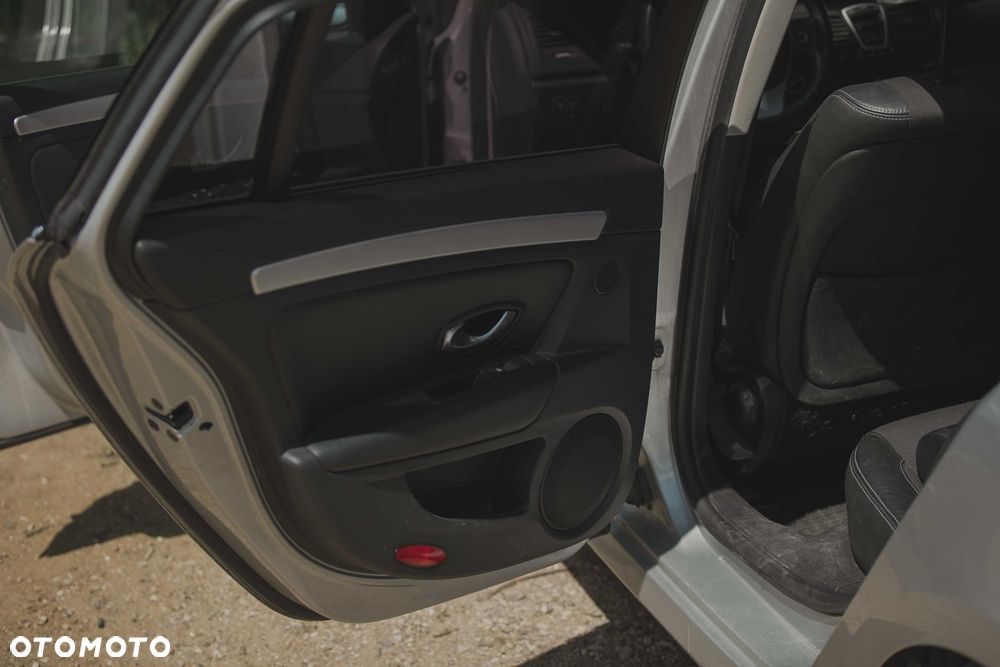 Renault Laguna dCi 110 FAP Bose Edition - 6