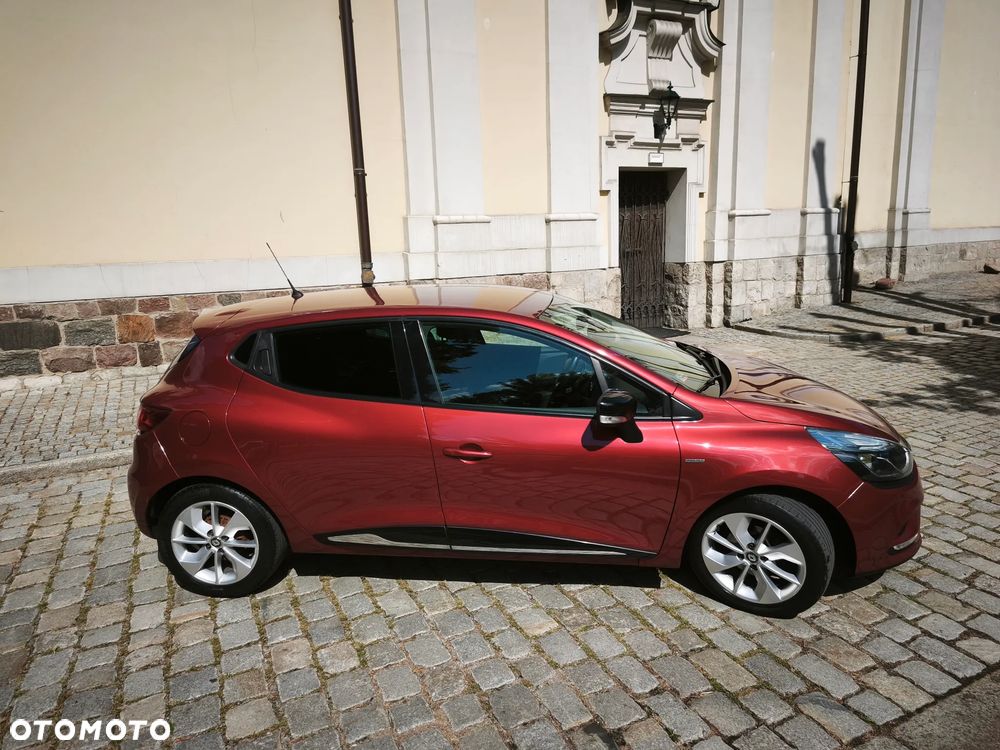 Renault Clio - 32