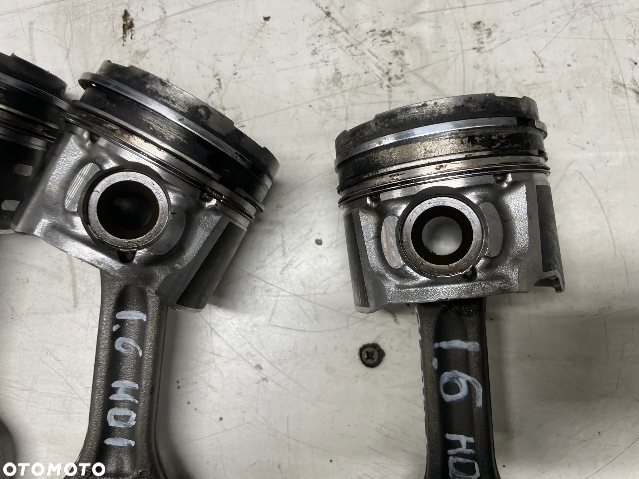 Tłok z korbowodem Citroen Picasso C3 1.6 HDI 9H01 - 5