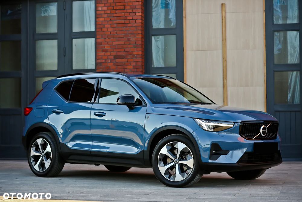 Volvo XC 40 B4 B AWD DKG Ultimate Bright - 4