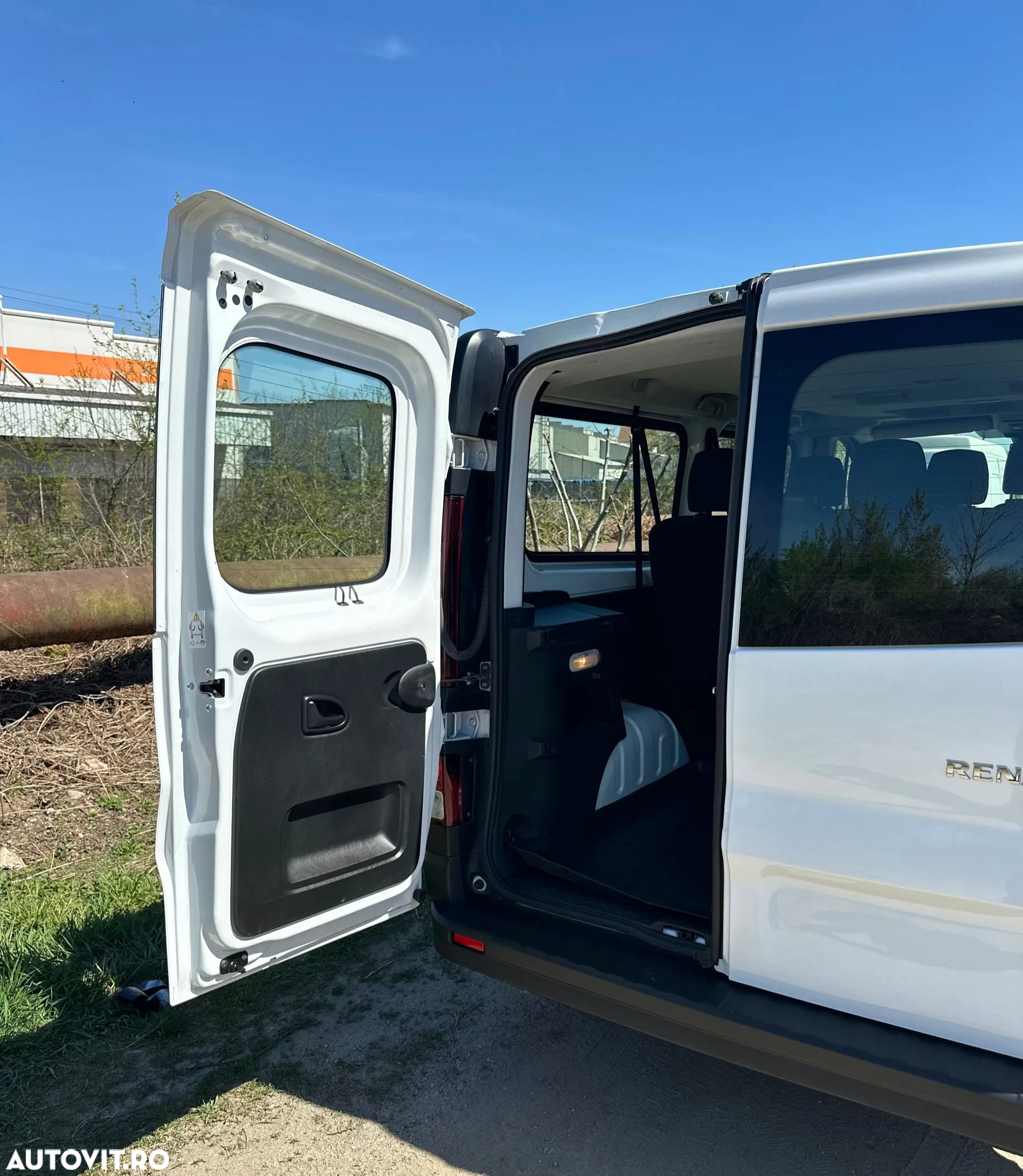 Renault Trafic Combi 2.0 Blue dCi 110 S&S L2 8+1 Life - 11