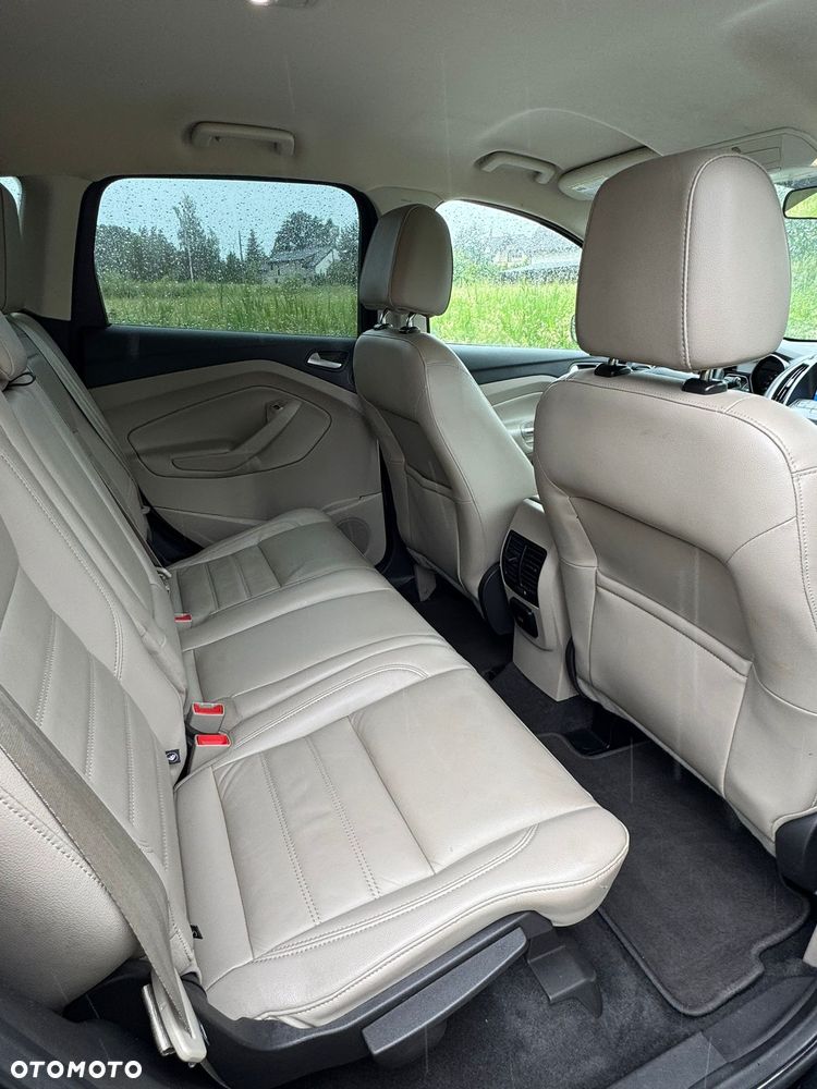 Ford Escape 2.0 EcoBoost AWD Titanium - 28