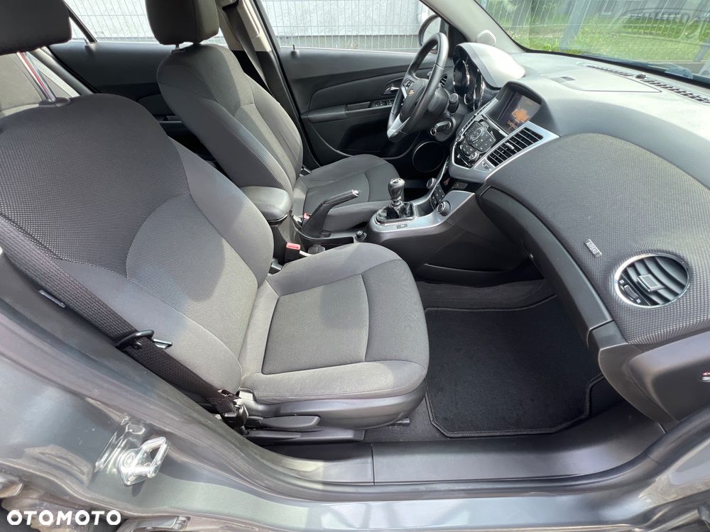 Chevrolet Cruze - 16
