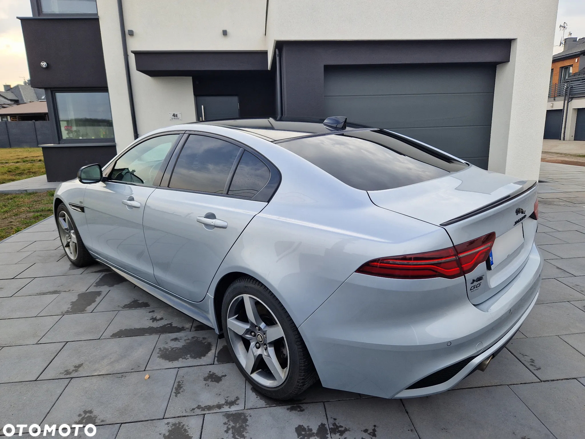 Jaguar XE 2.0 P300 AWD R-Dynamic Black - 6