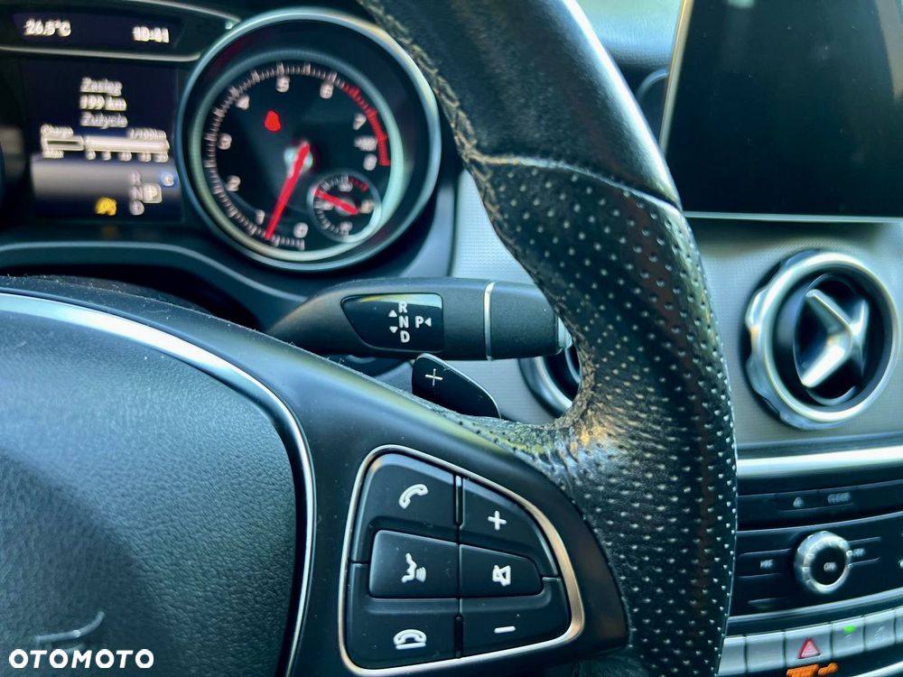 Mercedes-Benz GLA 180 7G-DCT Style - 21