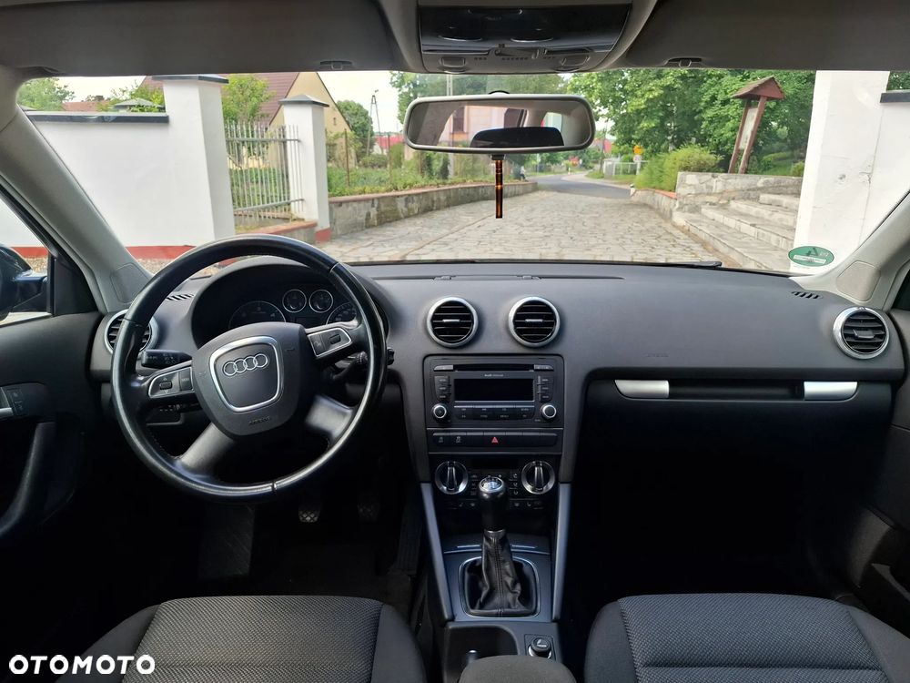 Audi A3 Sportback 1.6 TDI DPF Attraction - 11