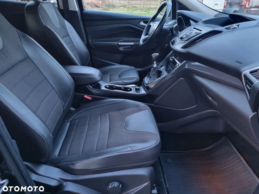 Ford Kuga 2.0 TDCi 4x4 Titanium - 26