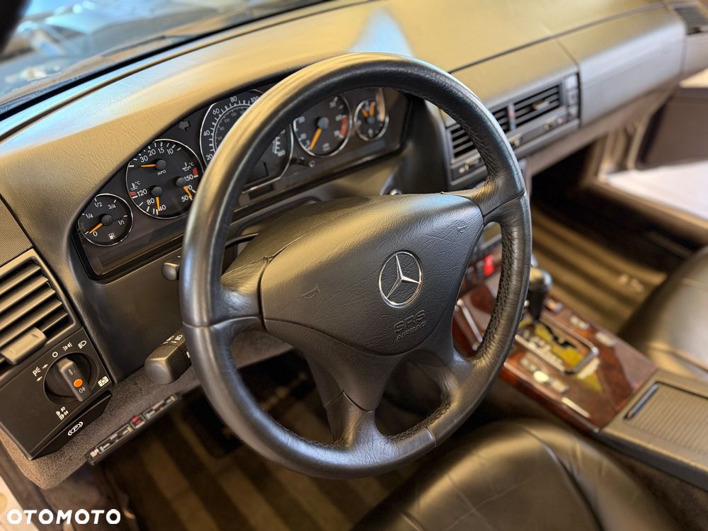Mercedes-Benz SL - 22