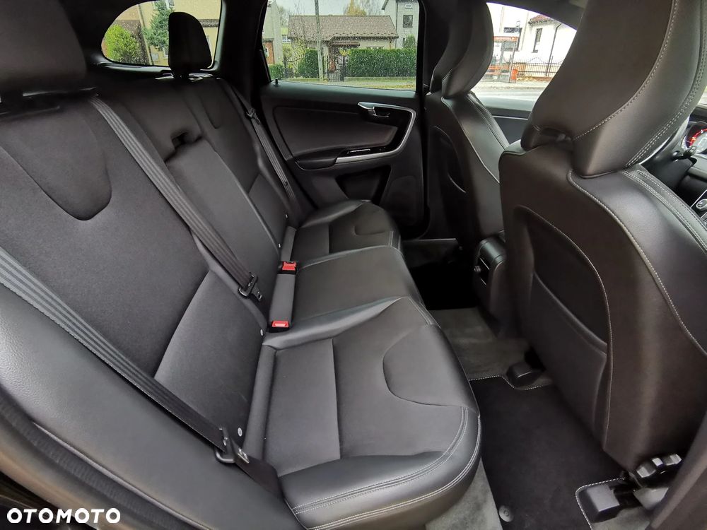 Volvo XC 60 D3 Momentum - 8