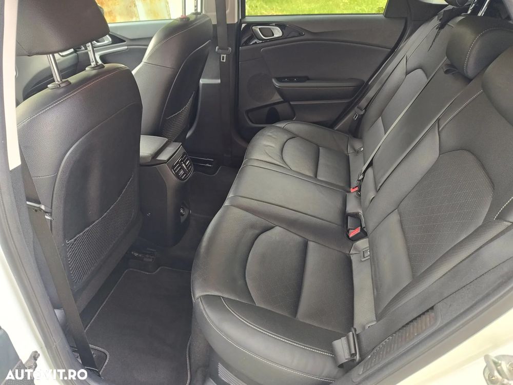 Kia Ceed 1.6 GDI DCT OPF Platinum Edition - 12