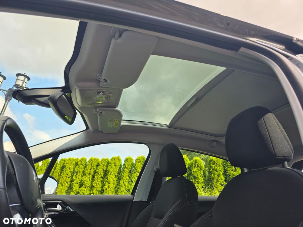 Peugeot 208 1.2 PureTech Allure - 10