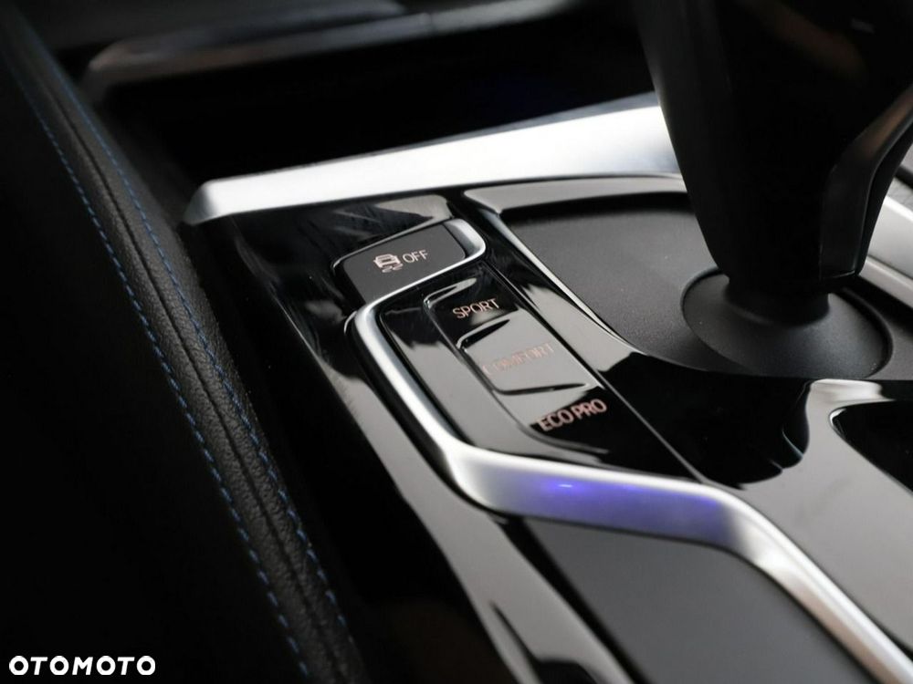 BMW Seria 5 520d xDrive mHEV M Sport sport - 30