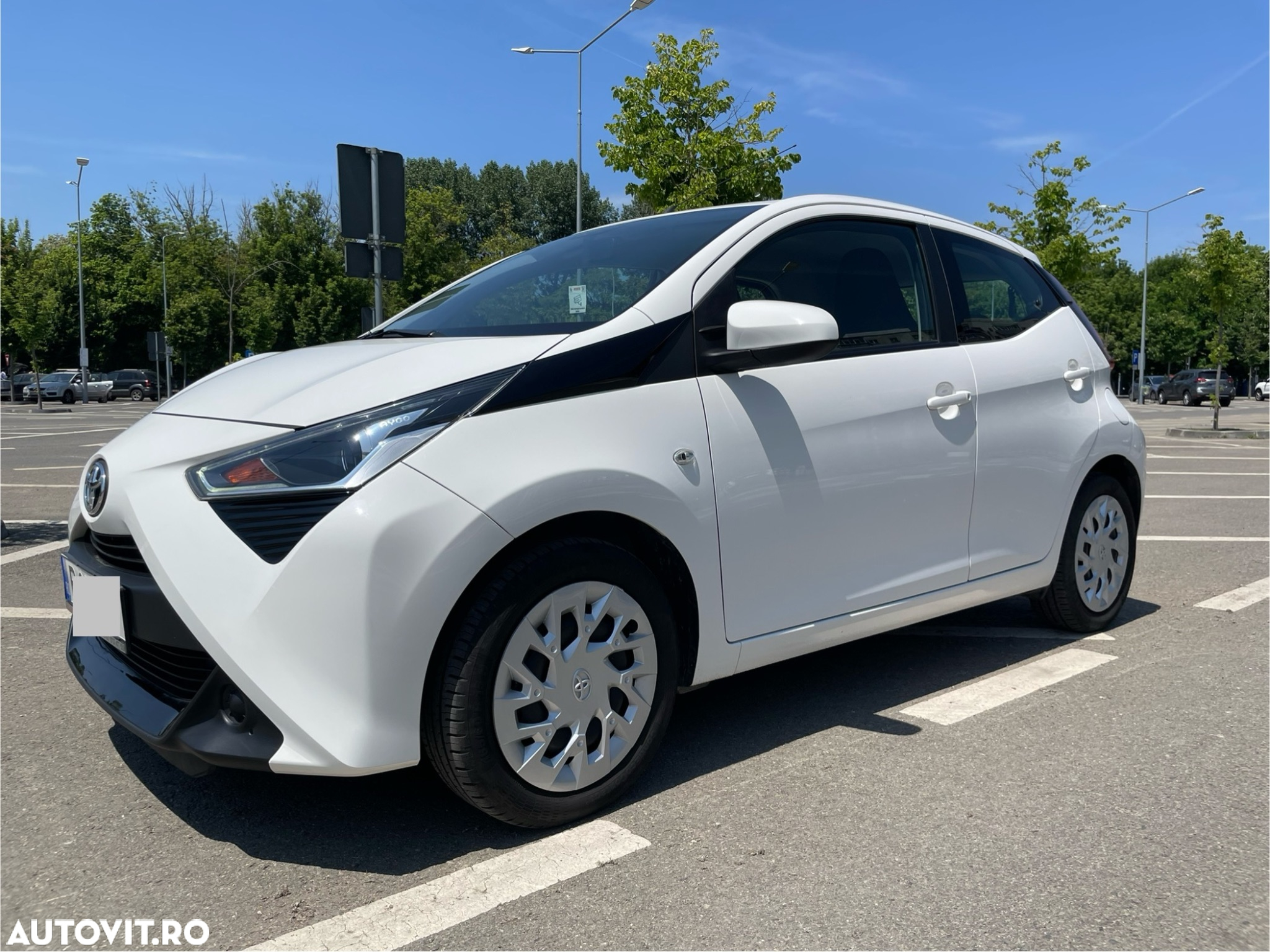 Toyota Aygo 1.0 VVY-I 5 usi X-play - 2
