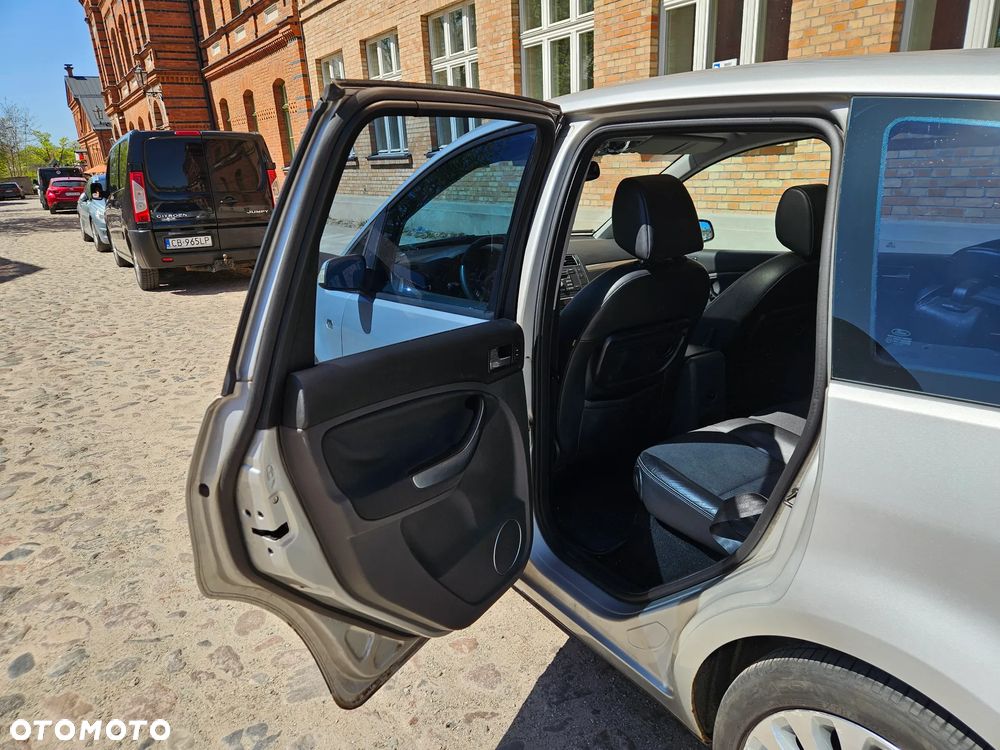 Ford C-MAX 1.6 TDCi DPF Titanium - 14