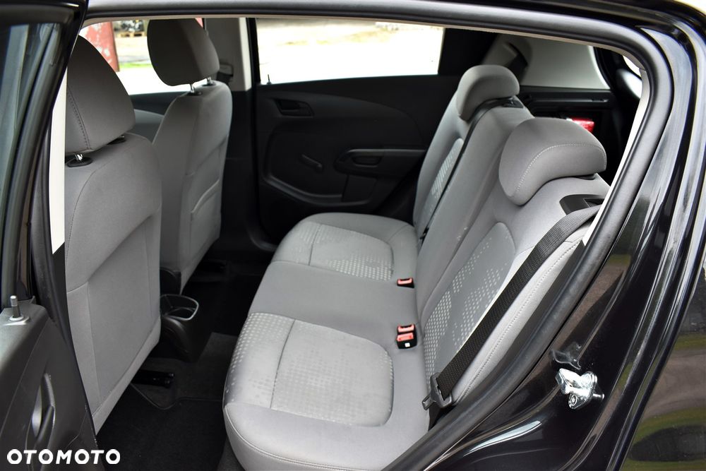 Chevrolet Aveo 1.2 LS - 21