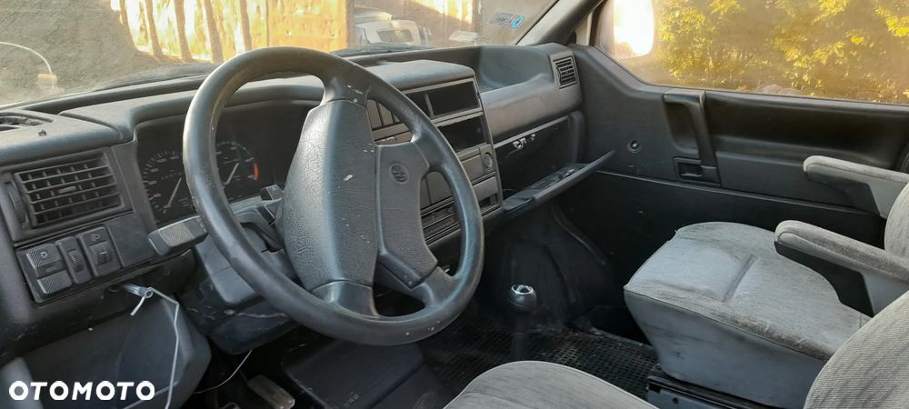 VW TRANSPORTER T4 2.4 D sanki zawieszenie  trawers - 10