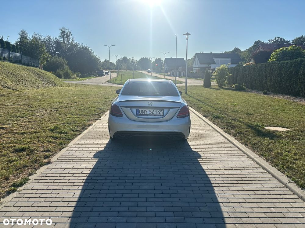 Mercedes-Benz Klasa C 300 9G-TRONIC - 12