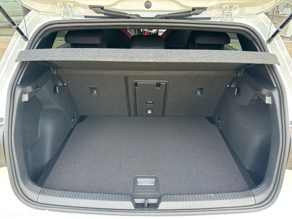 Volkswagen Golf - 31