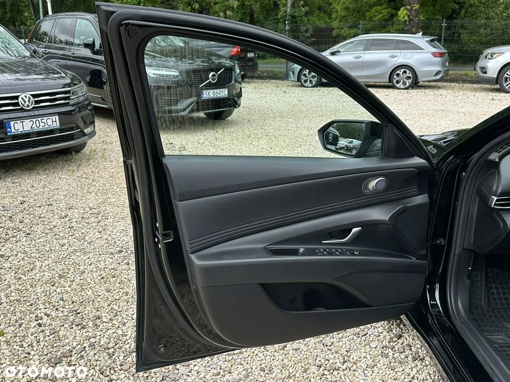 Hyundai Elantra - 14
