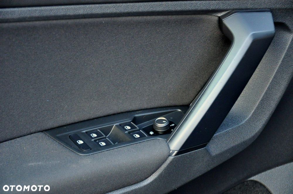 Volkswagen Tiguan - 36