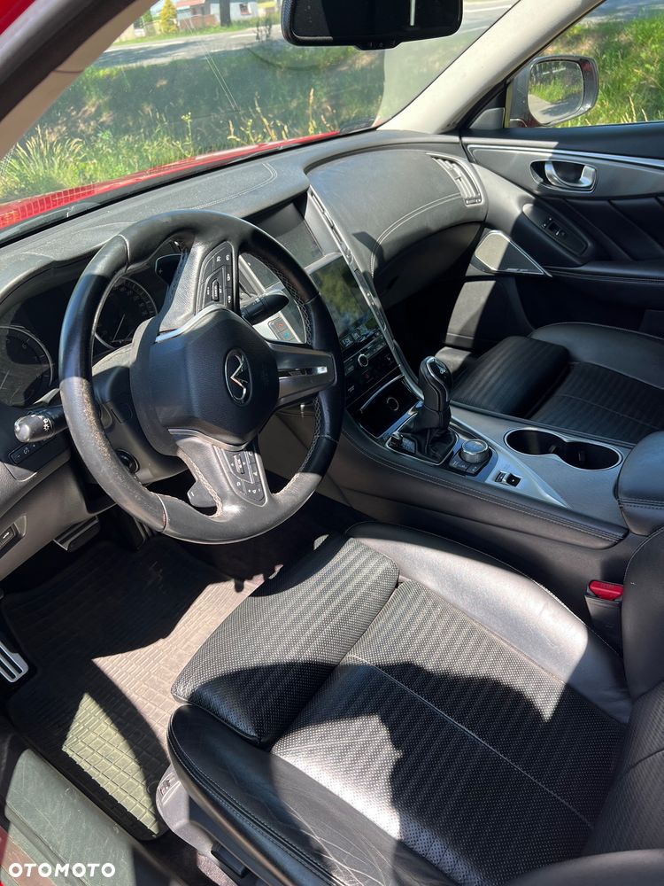 Infiniti Q50 2.0t Sport Sound Studio by Bose - 11