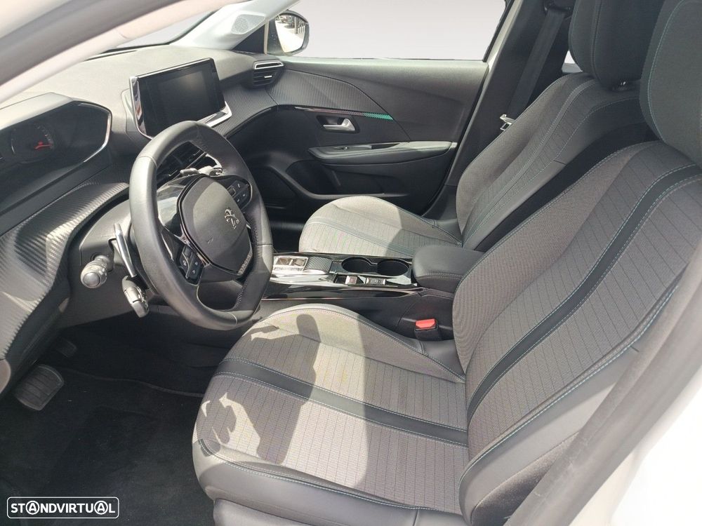 Peugeot 208 1.2 PureTech Allure EAT8 - 9