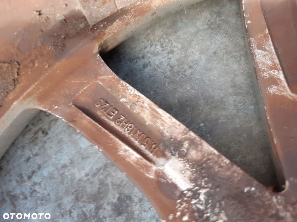 AUDI ALUFELGA FELGA 18 8,5J ET29 KOŁA 8T0601025E - 7