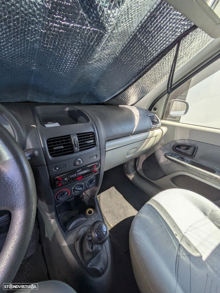 Renault Clio - 8