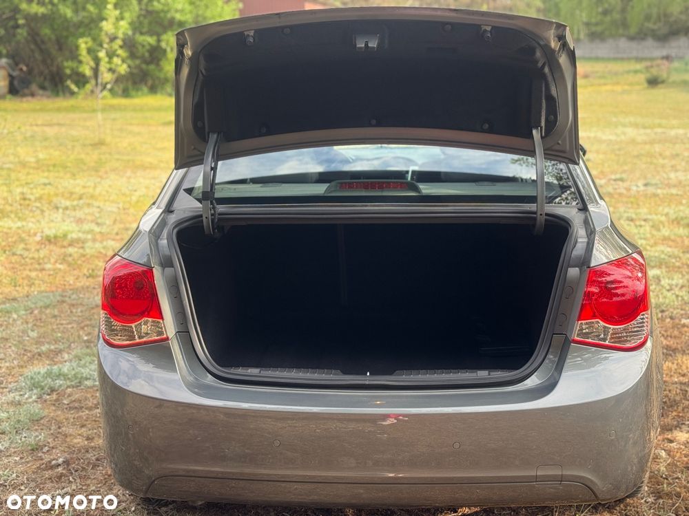 Chevrolet Cruze 1.8 LT - 8