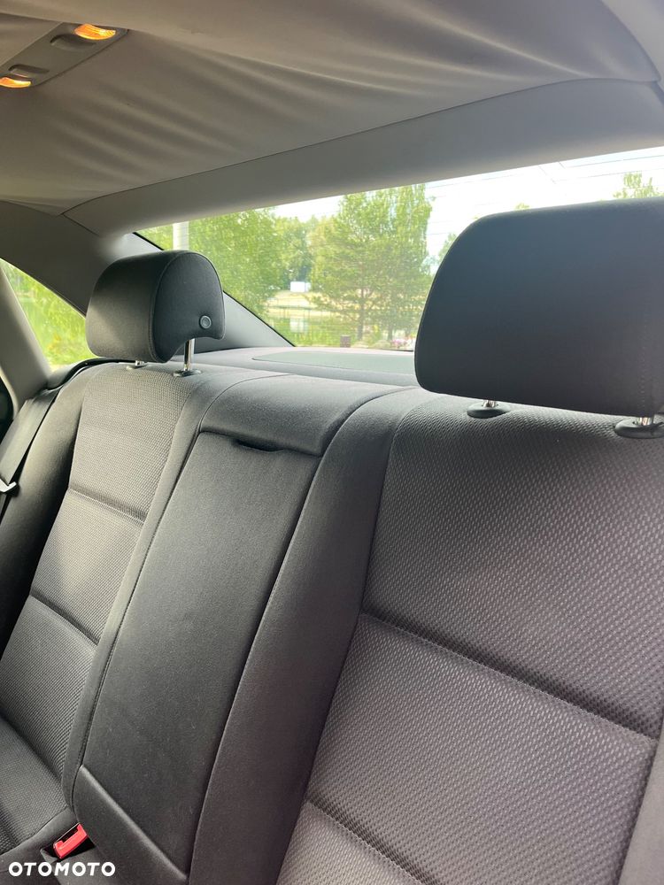 Audi A4 Limousine - 10