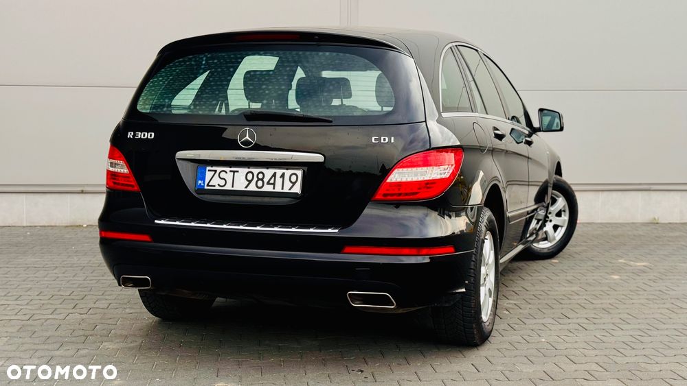 Mercedes-Benz Klasa R 300 CDI 7G-TRONIC DPF BlueEFFICIENCY Grand Edition - 27