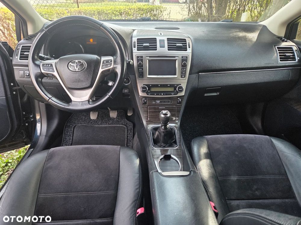 Toyota Avensis Touring Sports 1.8 Business Edition - 25