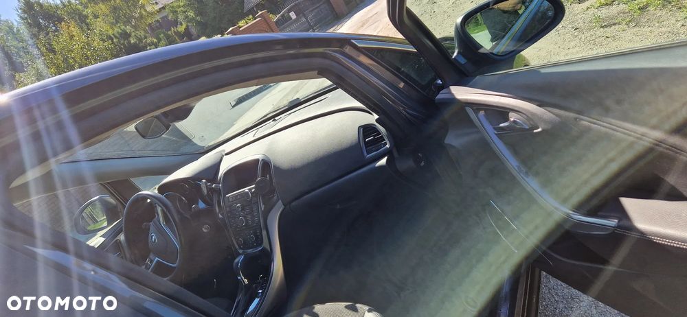 Opel Astra 2.0 CDTI Cosmo - 14