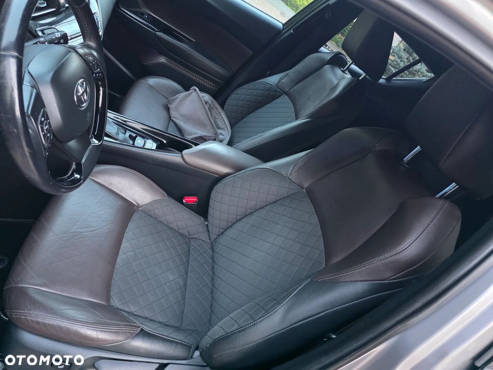 Toyota C-HR 1.8 Hybrid Neon Lime powered by JBL - 11